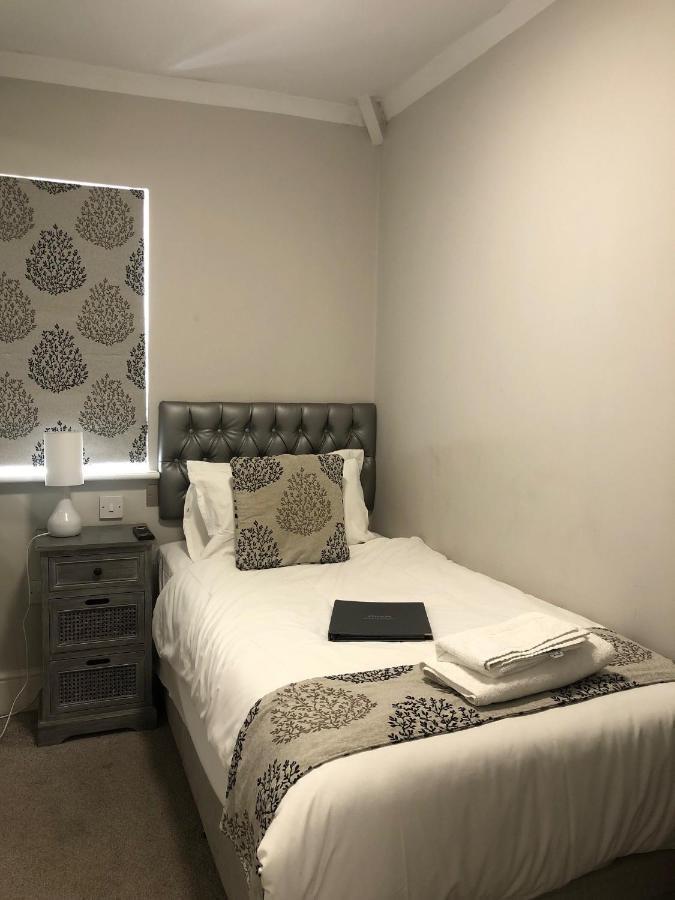 The Maple Manor Hotel Crawley  Luaran gambar